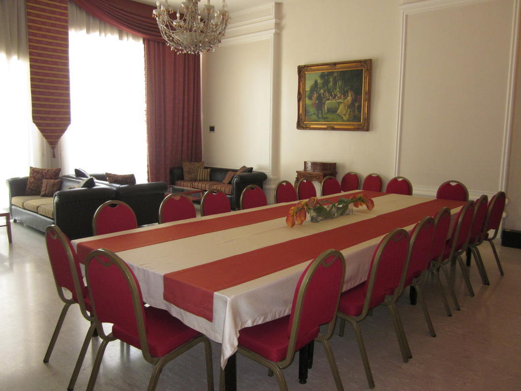 Madisson Hotel Dżunija Zewnętrze zdjęcie
