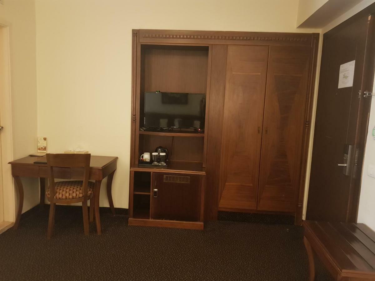 Madisson Hotel Dżunija Zewnętrze zdjęcie