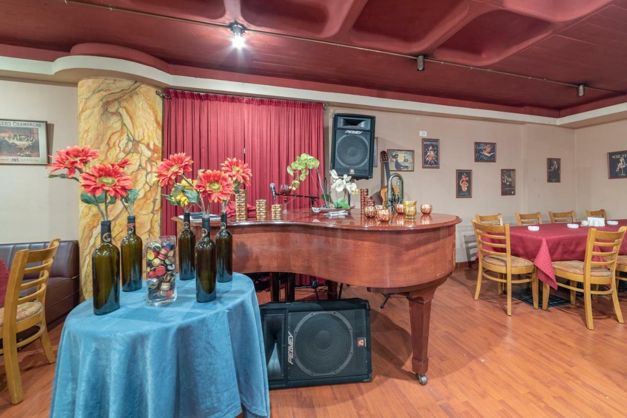 Madisson Hotel Dżunija Zewnętrze zdjęcie