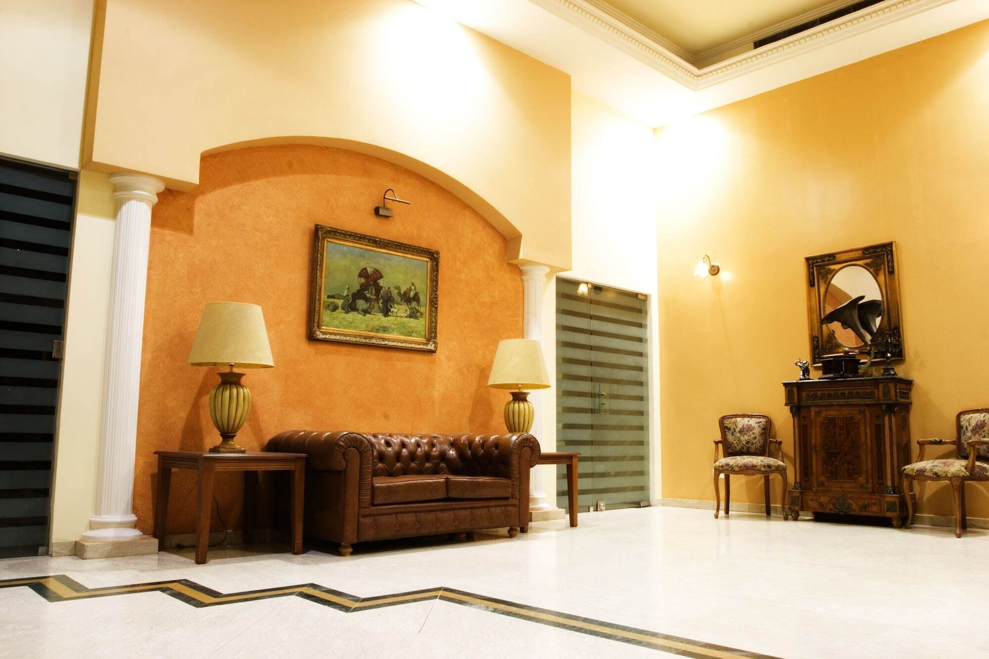 Madisson Hotel Dżunija Zewnętrze zdjęcie